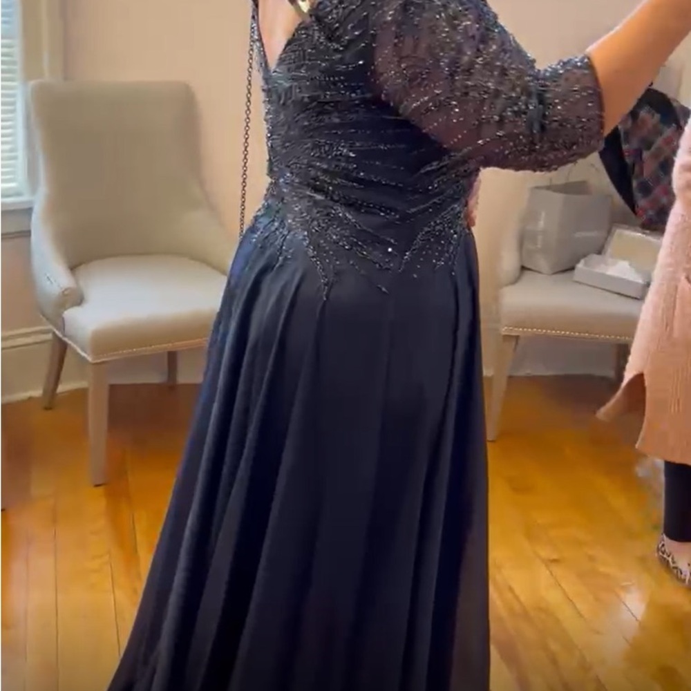 Montage MonCheri Formal Gown-NWOT- Perfect for  5ft 2 & under!Gorgeous Beading! - Picture 8 of 8